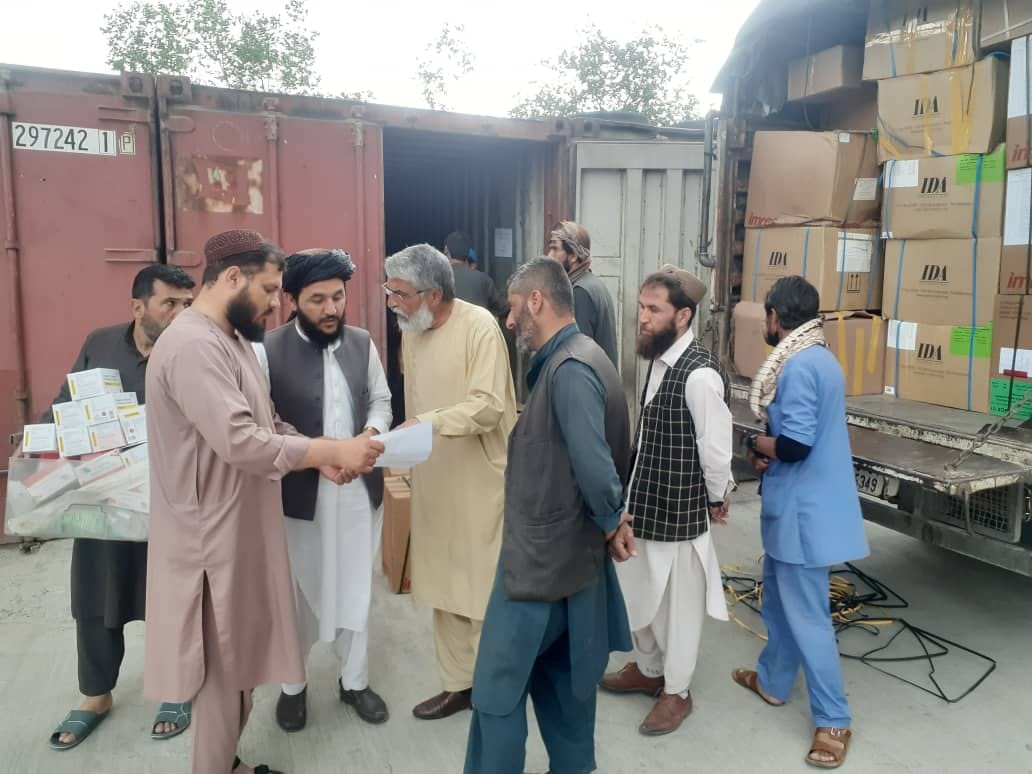 سازمان صحی جهان (WHO) برای شفاخانه تدریسی علی‌آباد به تعداد زیادی تجهیزات طبی مساعدت نمود