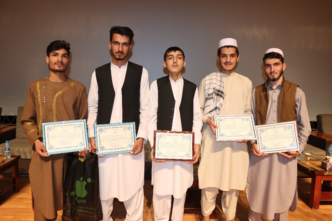 اول نمره کانکور سال ۱۴۰۲ که به پوهنځی طب پوهنتون علوم طبی کابل "ابو علی ابن سینا" راه یافته است، توسط رهبری وزارت تحصیلات عالی تقدیر شد.