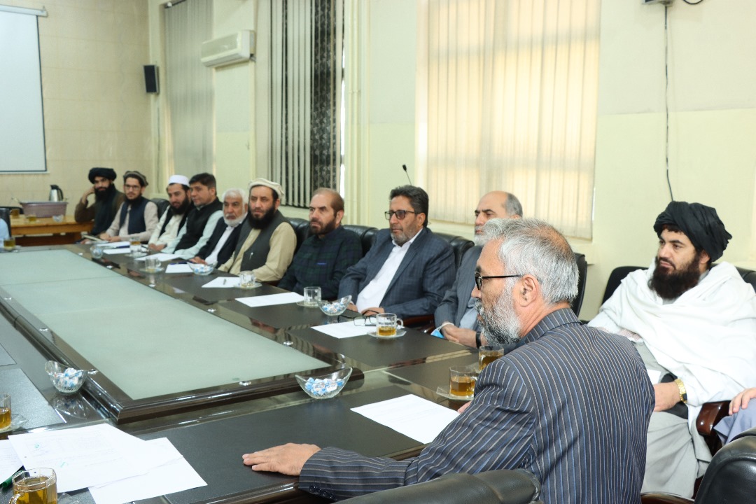 امروز چهارشنبه تاریخ ۳ عقرب سال جاری شورای علمی پوهنتون علوم طبی کابل این تحت رهبری پوهاند دکتور نجیب الله امرخیل با اشتراک اعضای این شورا جهت بحث و تصمیم گیری در موارد مهم مربوط به پوهنتون دایر شد.