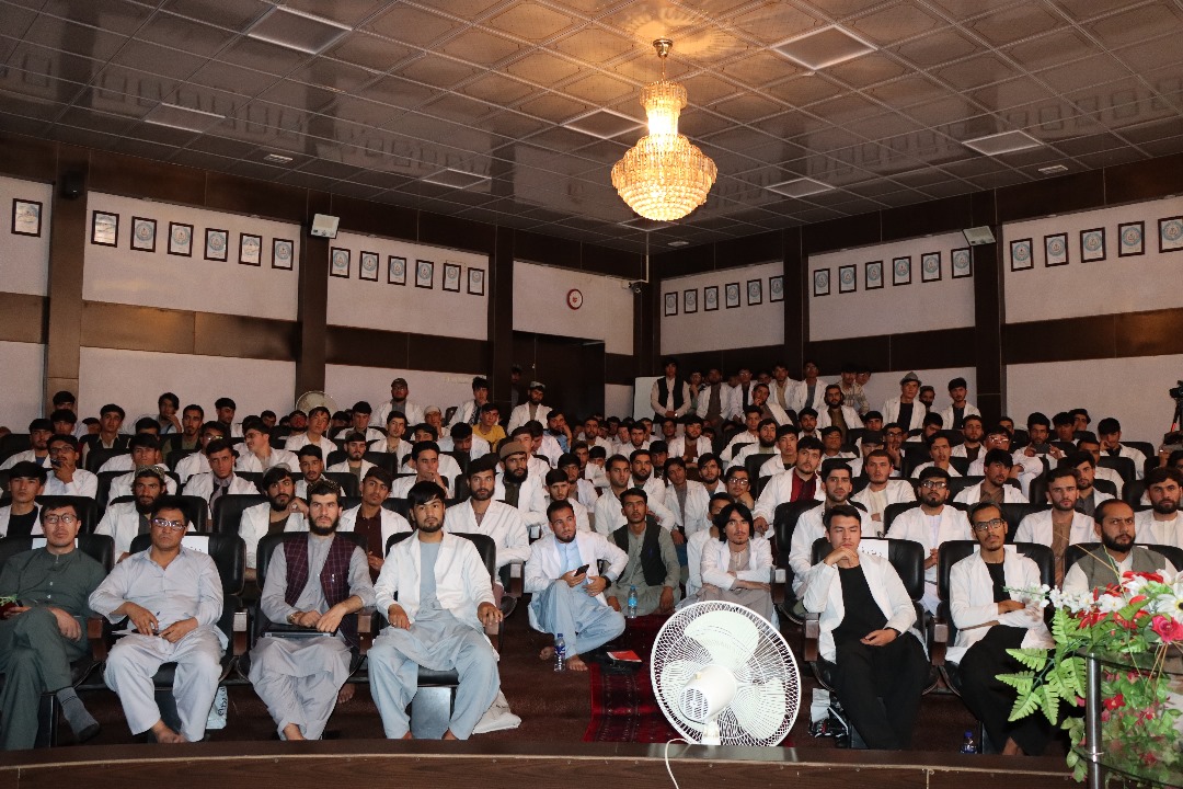 برای نخستین بار سمینار کاربرد هوش مصنوعی در طبابت و تحقیقات در پوهنتون علوم طبی کابل برگزار شد